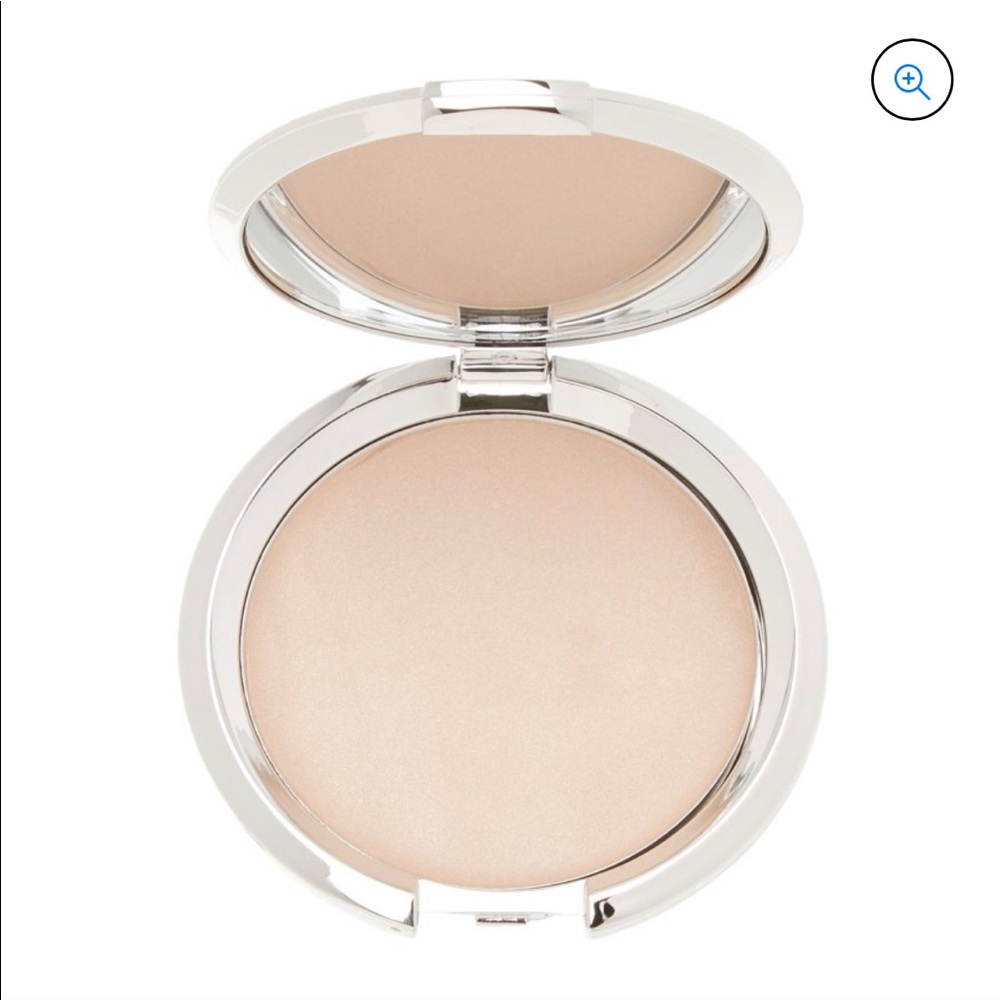 IT cosmetics illuminator NEW